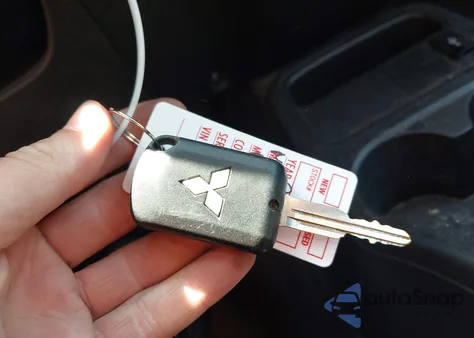 2018 Mitsubishi Mirage Es from USA, damaged, VIN ML32A3HJ5JH007570